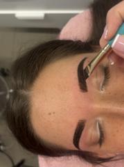 Saci Kozmetikus,Szempilla és Szemöldök Stylist — munkafotó 2