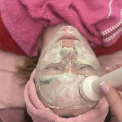 Saci Kozmetikus,Szempilla és Szemöldök Stylist — munkafotó 3