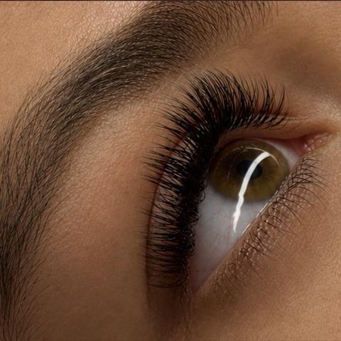 BlinkLashesByElyna — fotografie din portofoliu 1