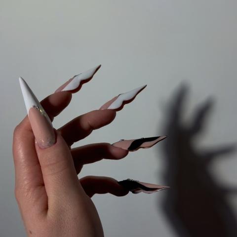 P•M Nails Brașov — fotografie din portofoliu 1