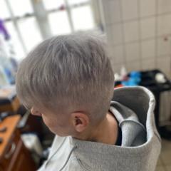 Haj ász női férfi gyermek fodrász — munkafotó 7